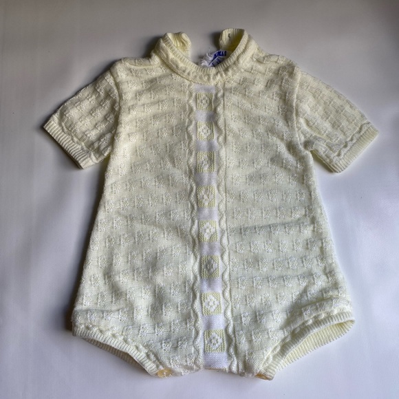 Other - Vintage baby onesie yellow knit size 3-6 months
